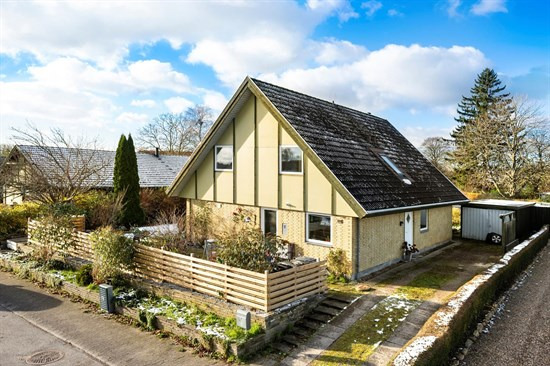 Parkvej 21 og 1 anden boliger er kommet til salg denne uge i Stenlille - se boligerne her.