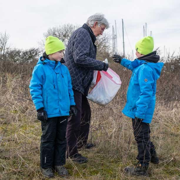 Borgere i Vallensbæk rydder op for naturen: Affaldsindsamlingsdag styrker fællesskabet