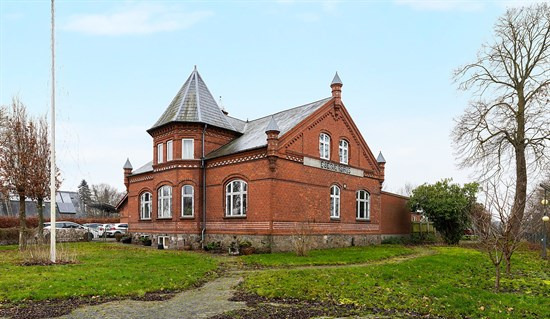 Luksusbolig netop kommet til salg i Stenstrup: Se hvad du skal smide for Stenstrups dyreste adresser her