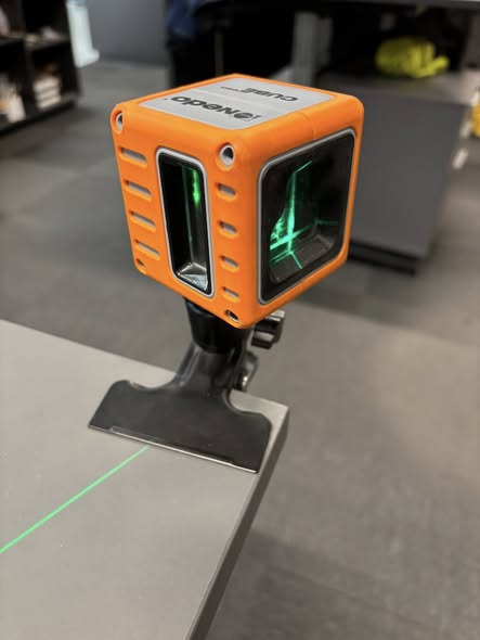 Stark Holstebro tilbyder Nedo 3-vejs laser til særpris denne lørdag