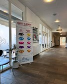 Herning Svømmehal indfører nye rollups for nemmere overblik over armbåndsadgang