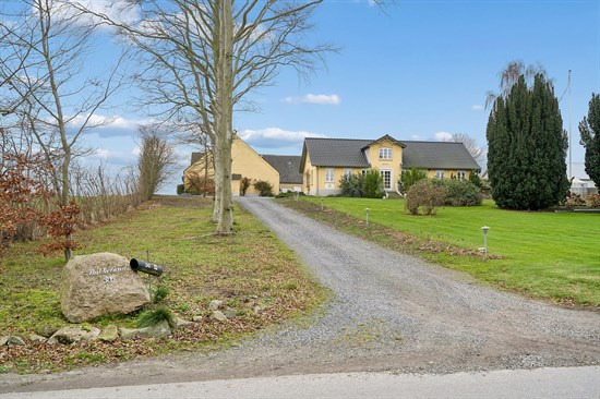 Roerslevvej 30 og 1 anden boliger er kommet til salg denne uge i Otterup - se boligerne her.