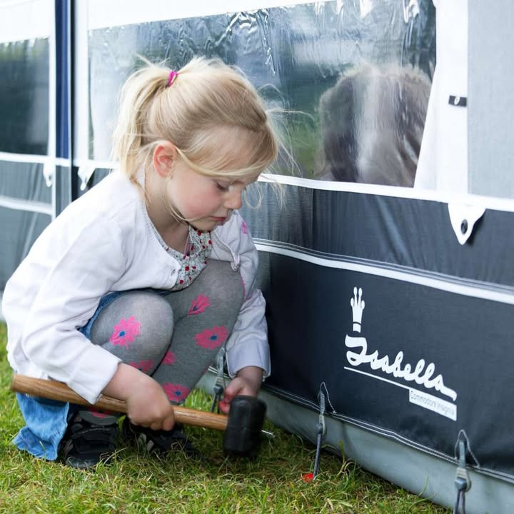 Vintertip fra Hinshøj Caravan: sikr dit fortelt med robuste pløkker