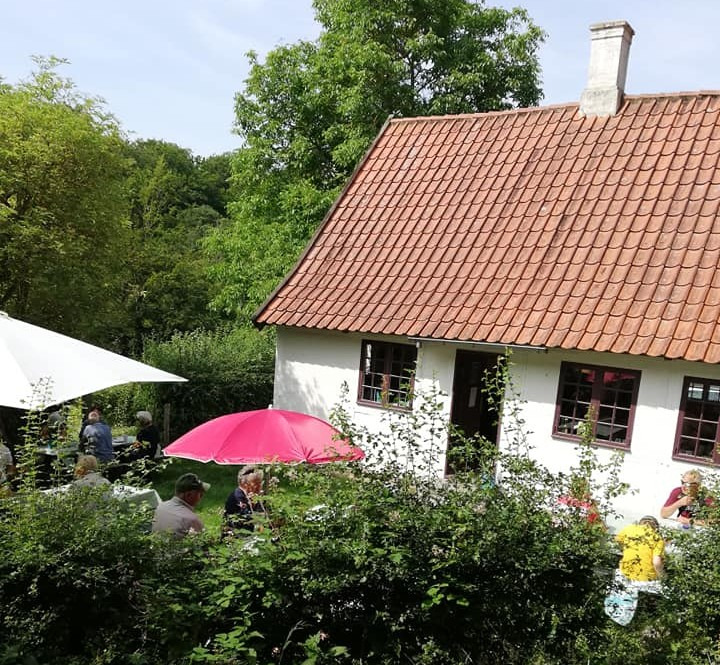 Oplev hyggelige søndage i Beværterhuset i Vintersbølleskoven