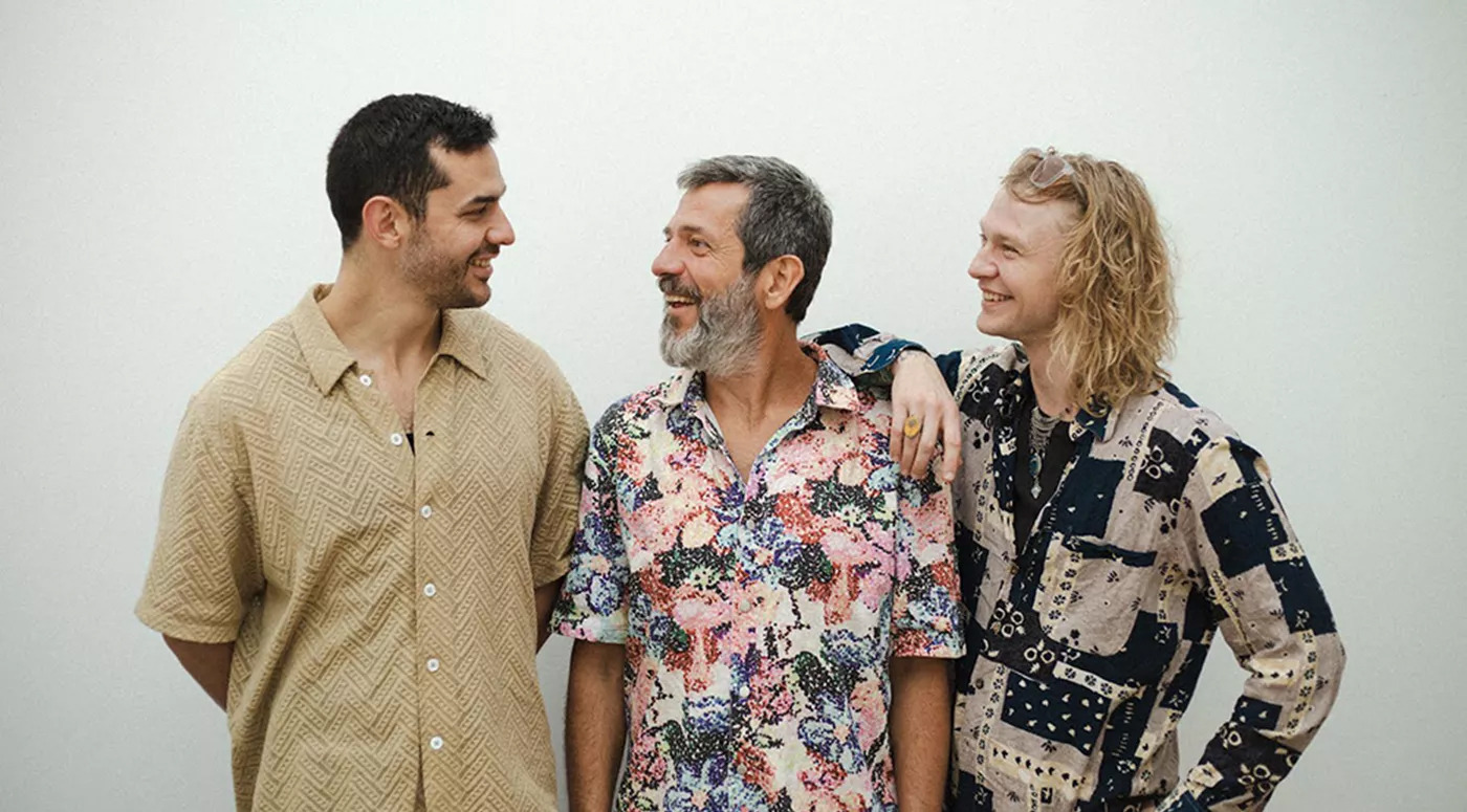 Oplev en musikalsk rejse med ny trio i Them