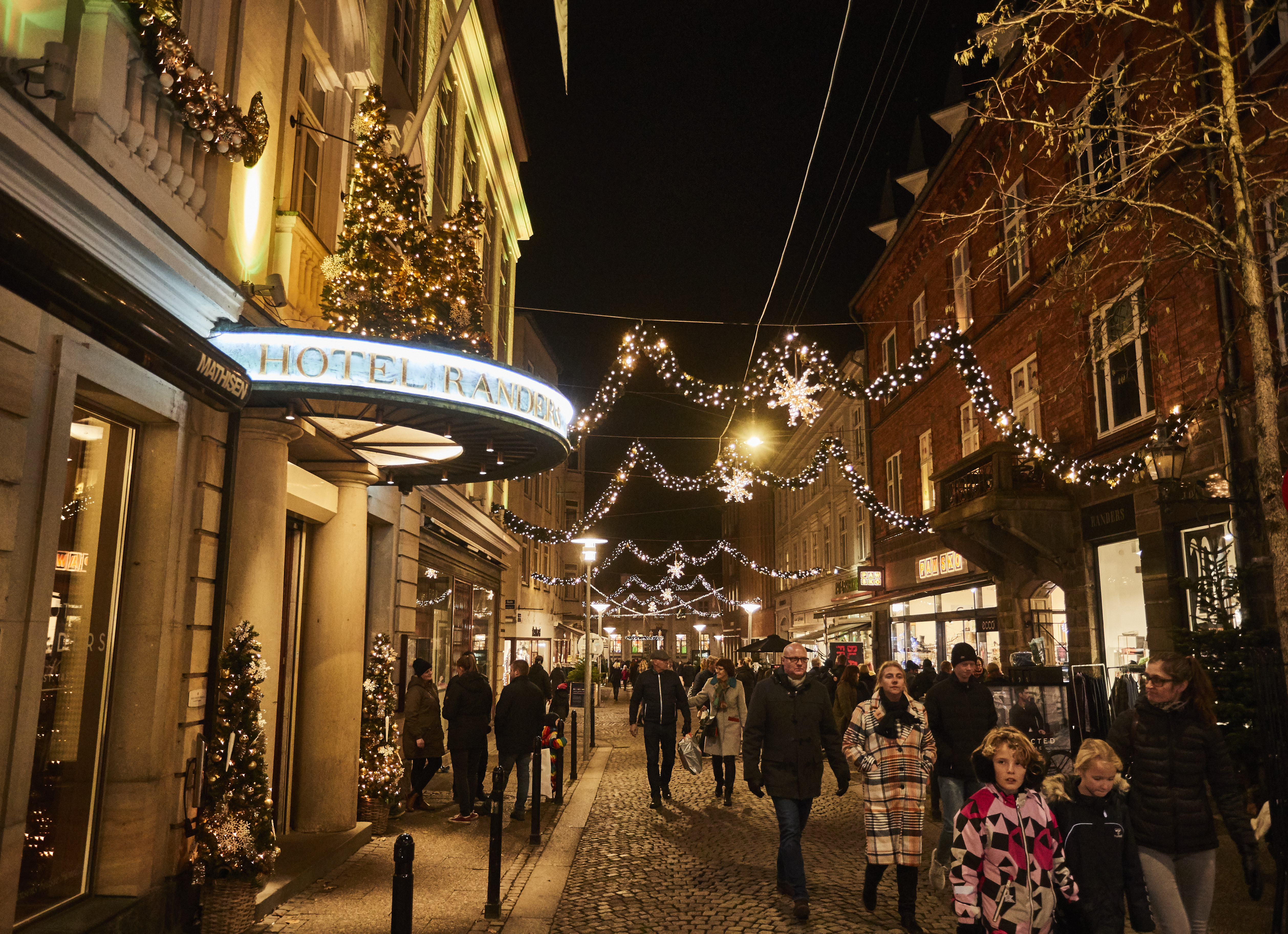 Julemanden tænder lysene i Randers