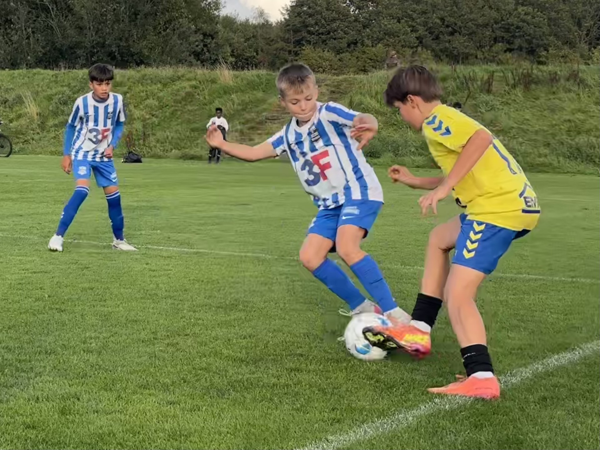 Emil og Oliver førte an i målregn for Herning Fremad mod Ikast FS