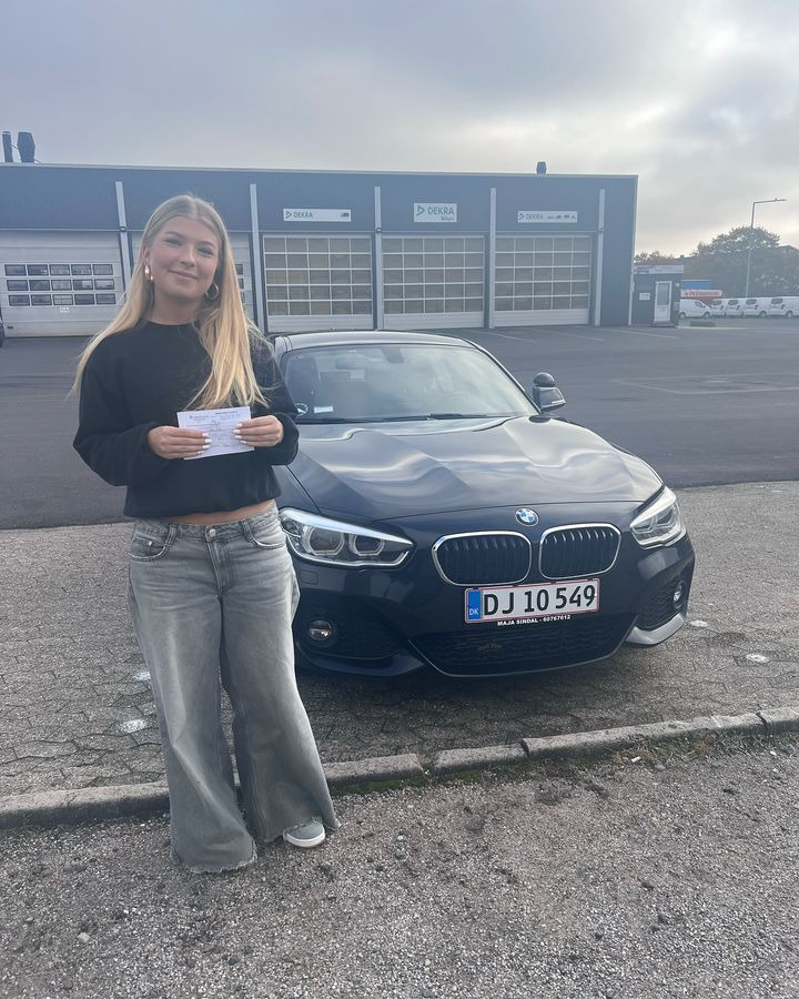 Bentzens Køreskole ønsker Sofie tillykke med bestået køreprøve