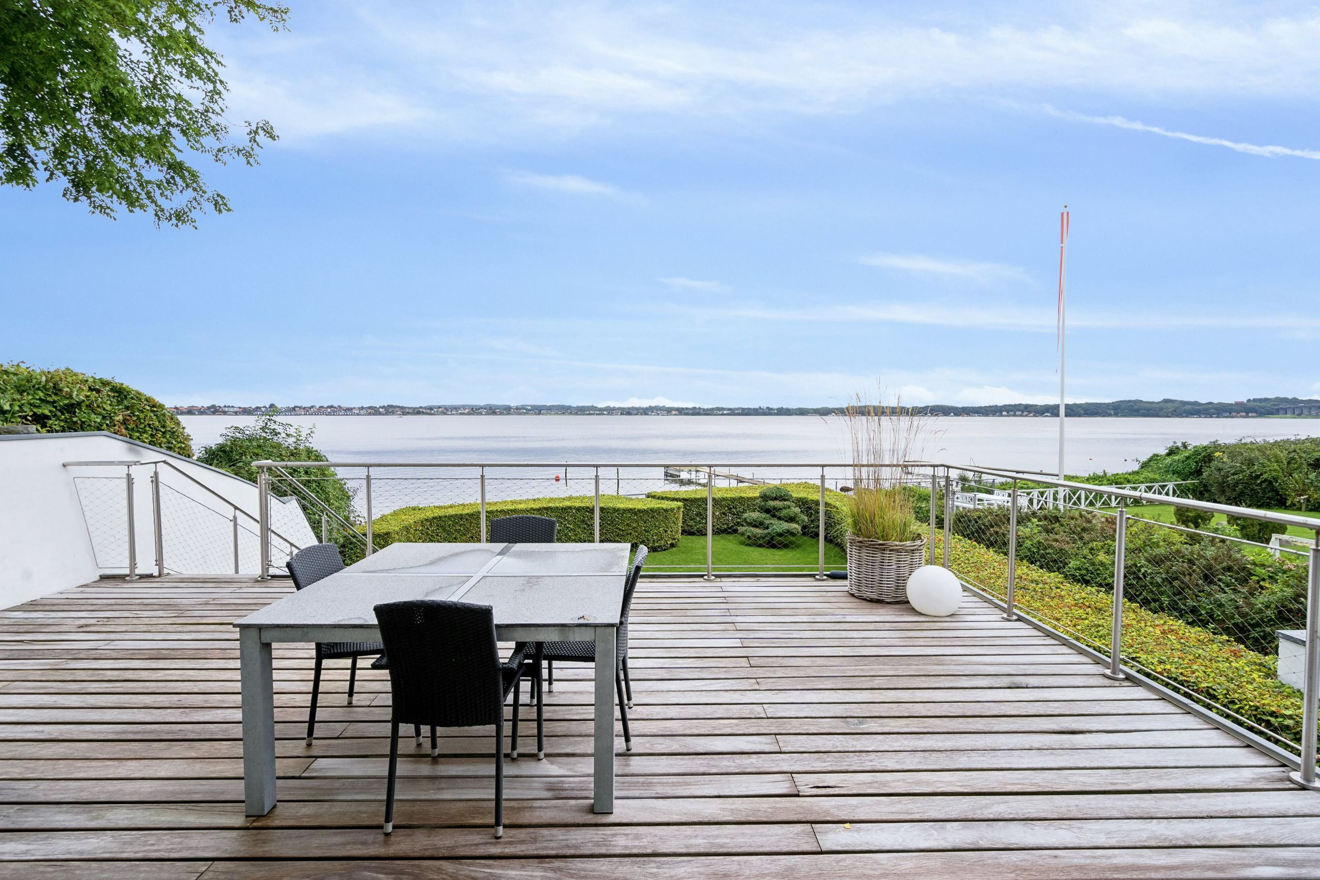 Drømmer du om luksus? For 11,5  mio. kroner er Stensgårdsvej 73B, Erritsø kommet til salg - Se den og de dyreste boliger til salg her