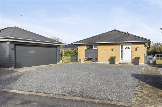 Højtoften 6 og 1 anden boliger er kommet til salg denne uge i Lunderskov - se boligerne her.