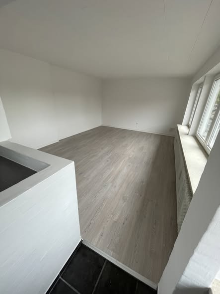 DanSeb ApS tilbyder stor 4-værelses lejlighed med egen terrasse i Brønderslev