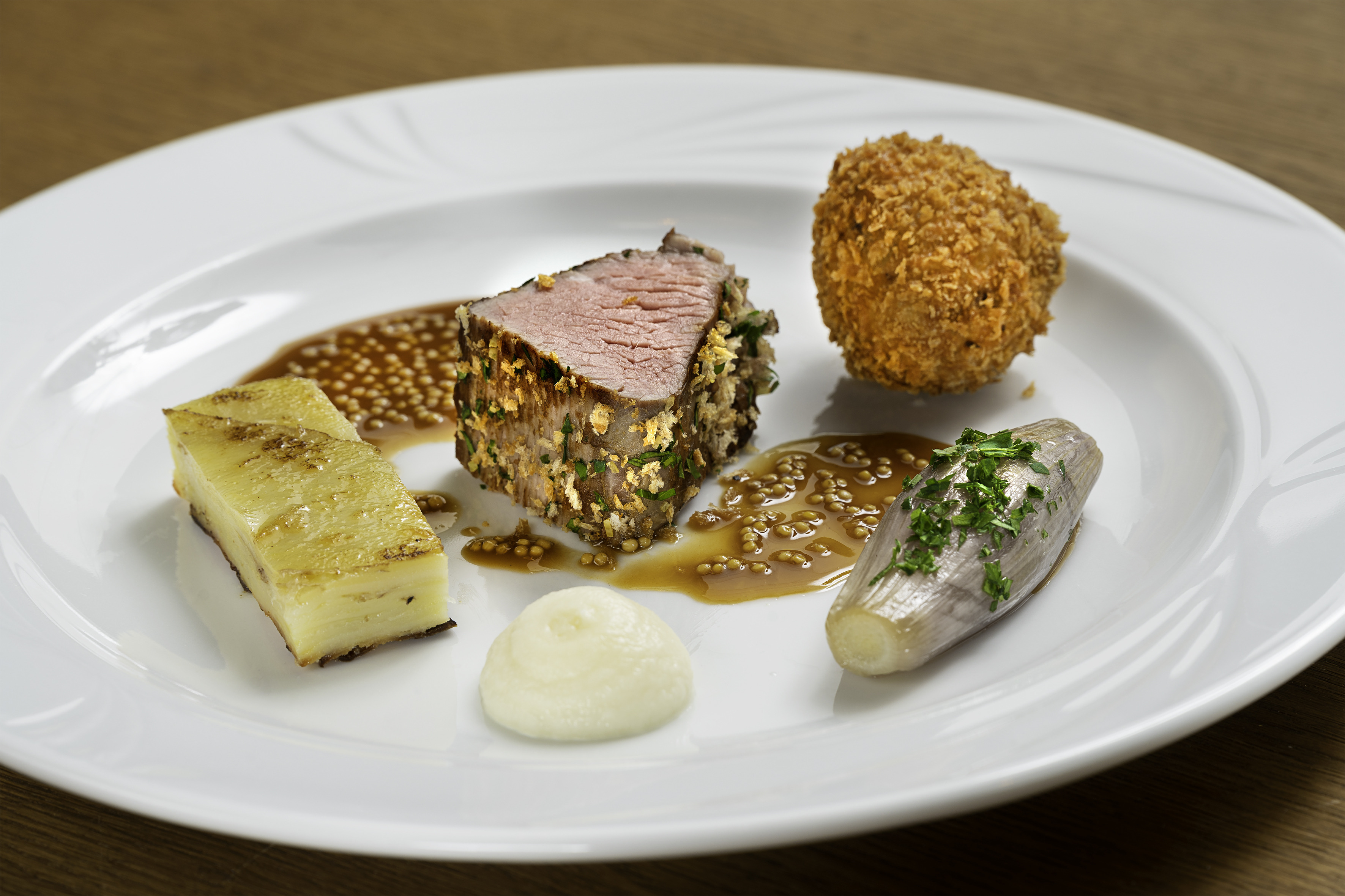 Spispænt - Food by Braae: Velkomponeret gourmetmad i utraditionelle rammer 