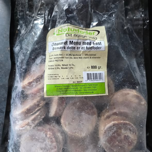 Nye lækre varer hos AH Hundesalon: Forkæl din hund med kvalitetsfoder og snacks