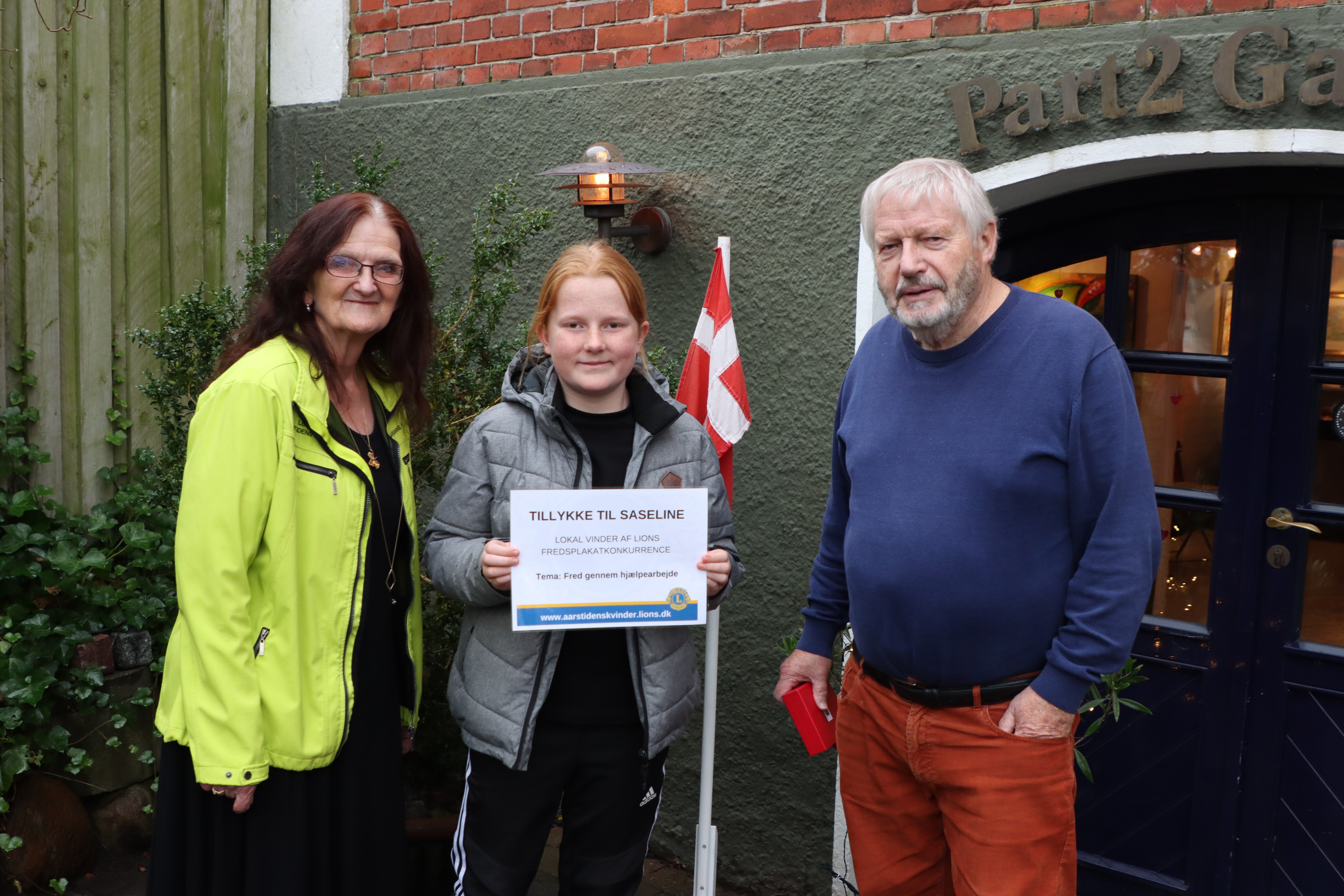 Ros til Saseline som vandt fredsplakatkonkurrence
