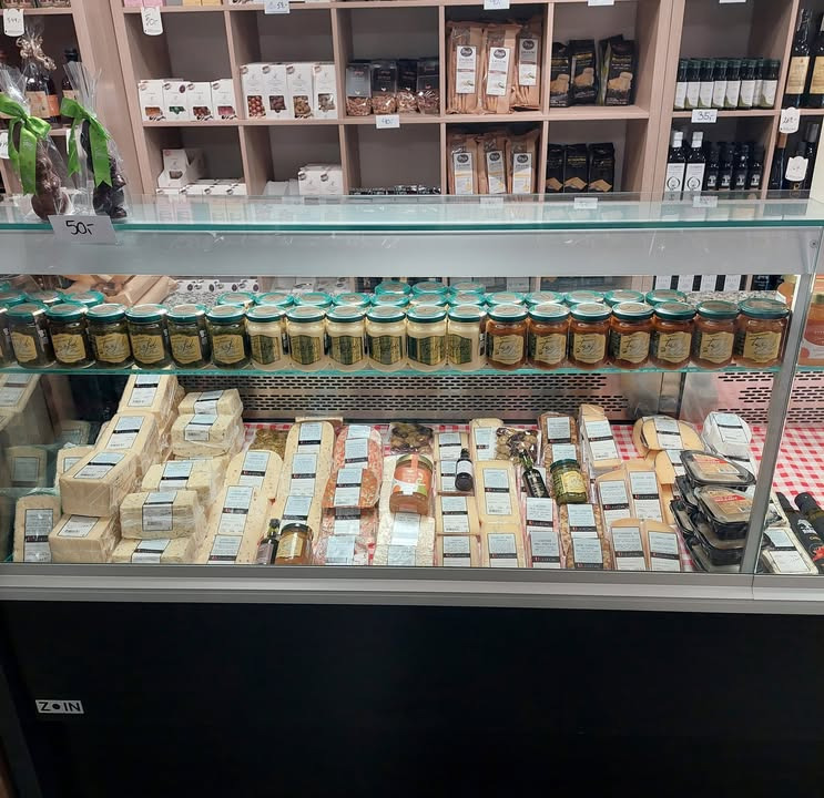 Fredericia Vinhandel præsenterer ostespecialiteter til påskebordet