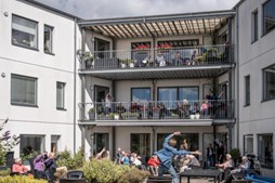 Vallensbæk Kommune godkender udvidelse af daghjem for at forbedre ældres livskvalitet