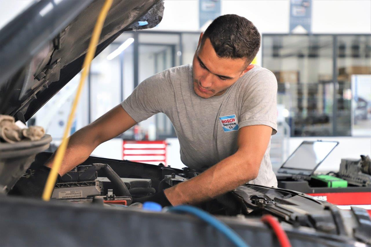 Autoværksted i Løsning tager affaldssorteringen til næste niveau