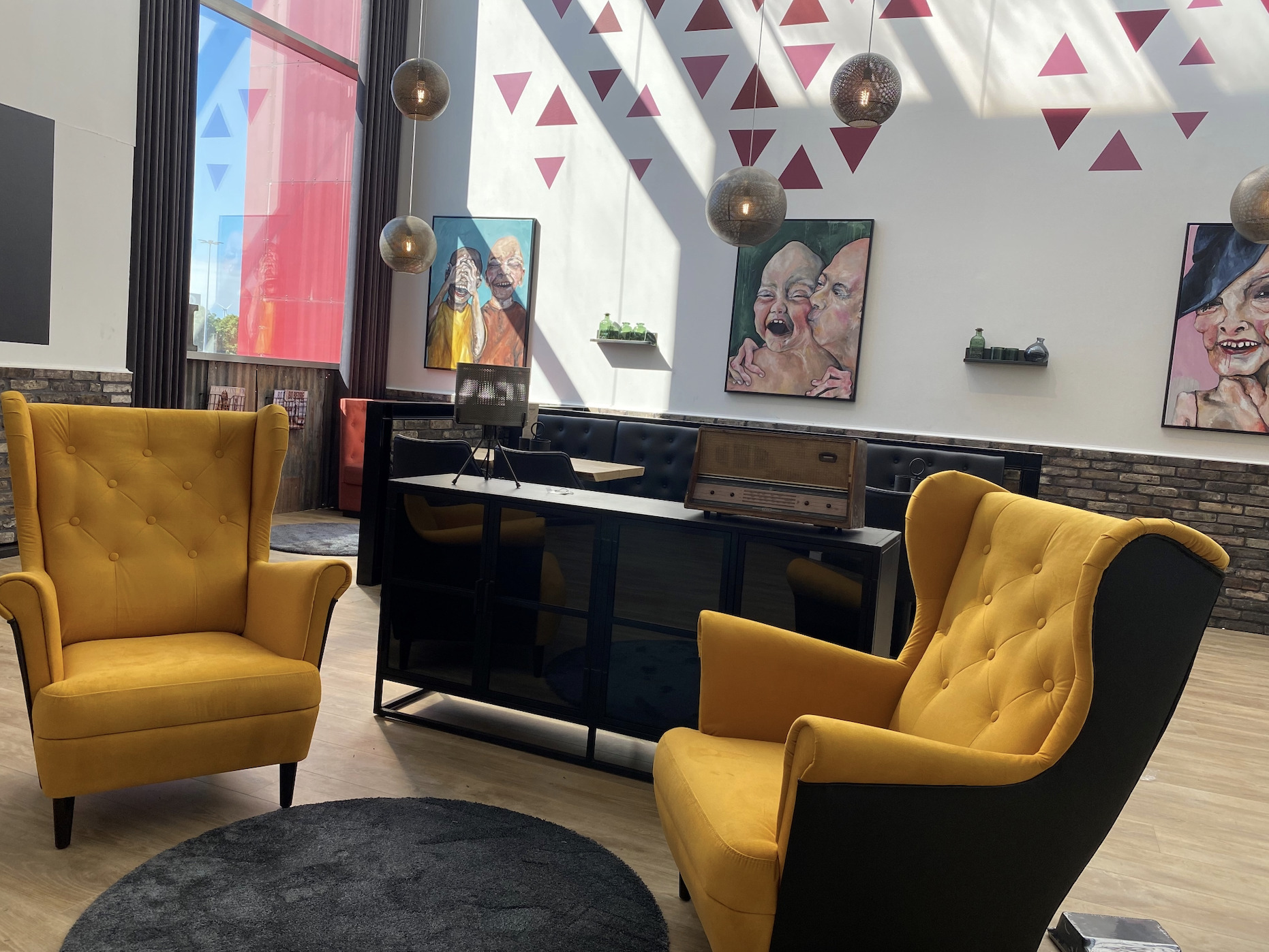 Armlæn Lounge Café er åbnet i Randers Storcenter