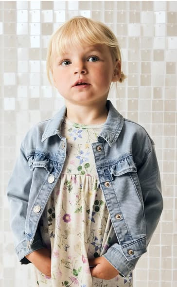 Børneshoppen Brønderslev præsenterer ny cowboyjakke til børn i str. 86-116