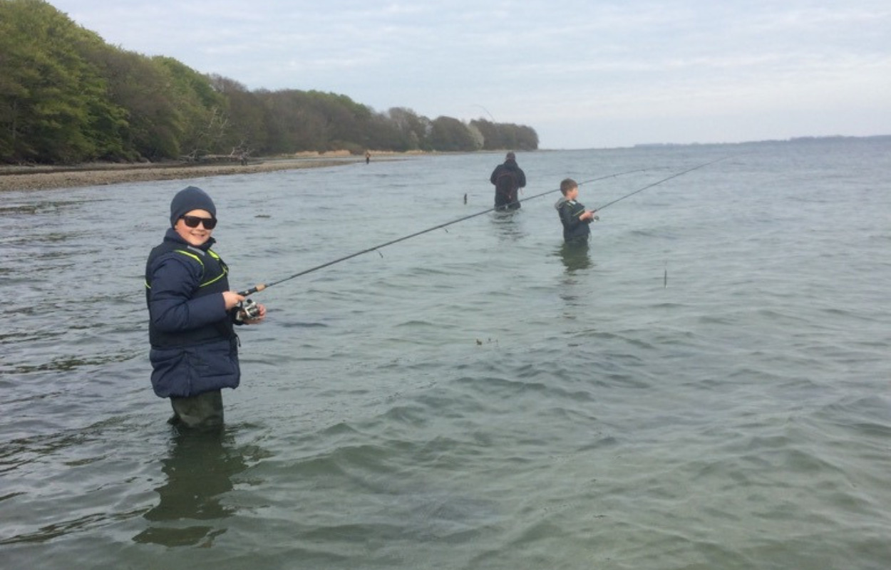 Fiskeskole 2023 er i gang hos den lokale sportsfiskerforening - og du er velkommen