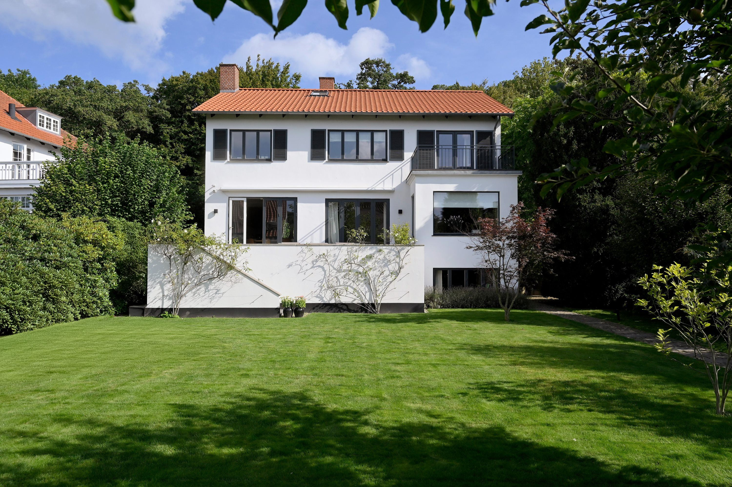 Eksklusiv bolig for 34.900.000 kr er netop kommet til salg i Charlottenlund - Se den og de dyreste boliger her