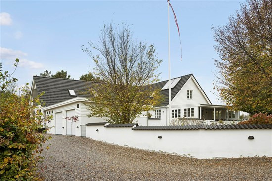 Top 6 over dyreste boliger til salg i Højby. Priser op til 9.500.000 kr