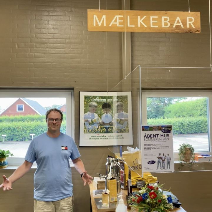 Frændes Madværk besøger Thise Mejeri i sommerferien