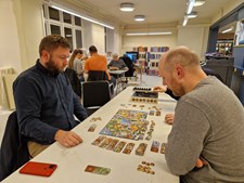 Brætspilsaften for unge på Slangerup Bibliotek