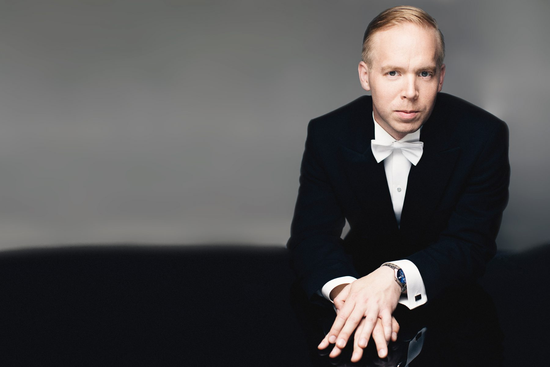 Oplev Emil Gryesten i koncert i Aa Kirke