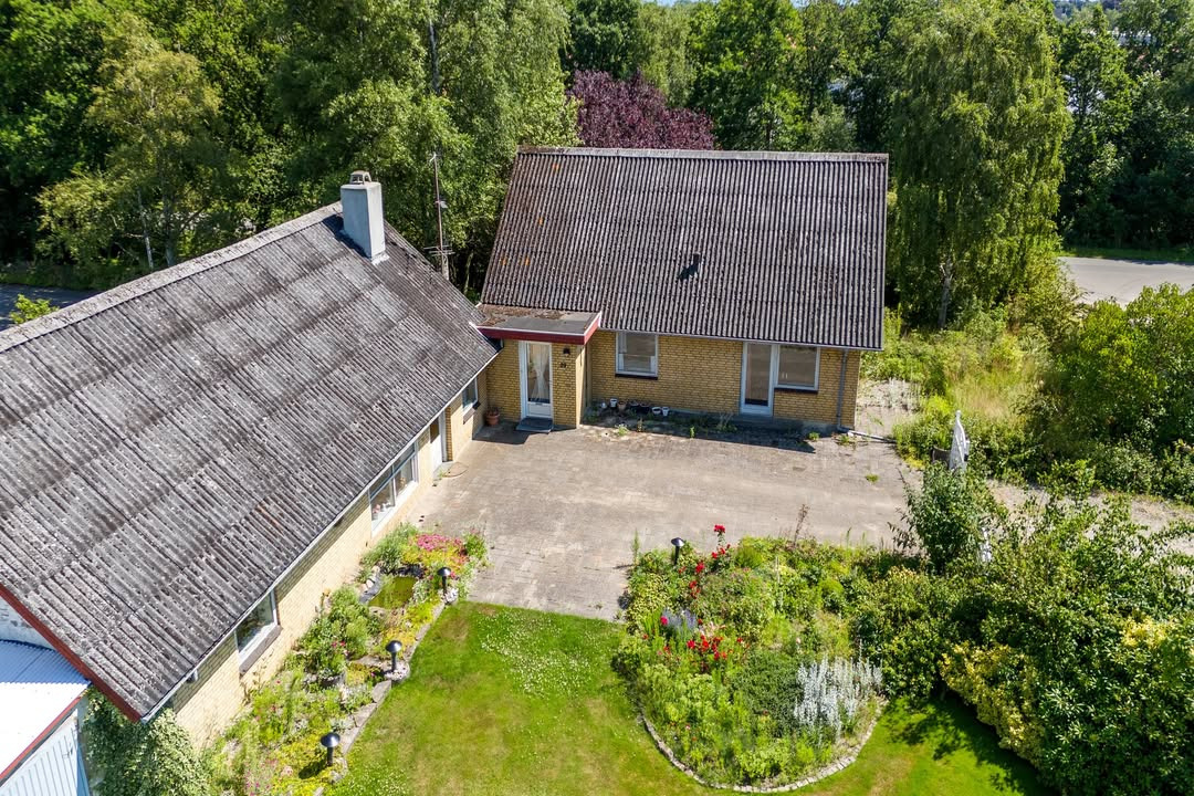 Mæglerhuset annoncerer ny pris på villa med potentiale i Gandrup