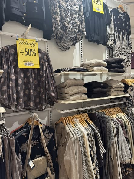 Skott Aalborg lancerer udsalg med 50% rabat på udvalgte efterårsvarer