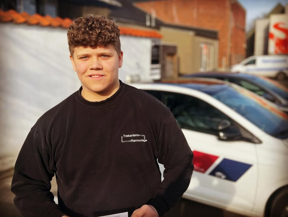 Mikkel består køreprøven med ros fra sagkyndig hos Lets Drive