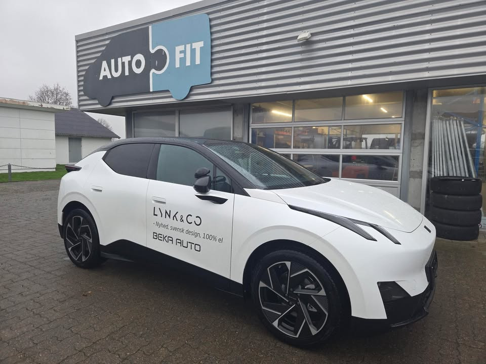 AutoFit A/S præsenterer Lynk & Co 02 med specialtilpassede kørehjælpemidler til skolevogne