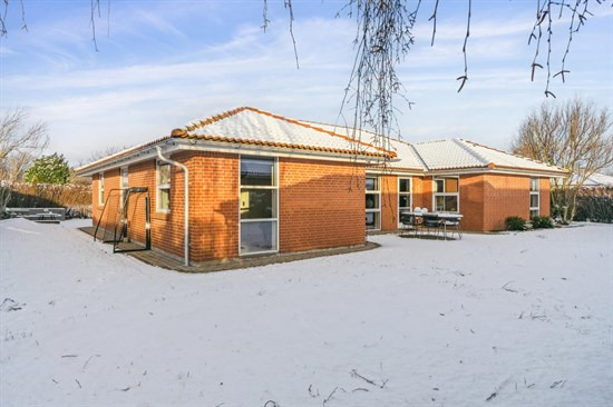 Veldisponeret og indflytningsklar villa i attraktivt kvarter