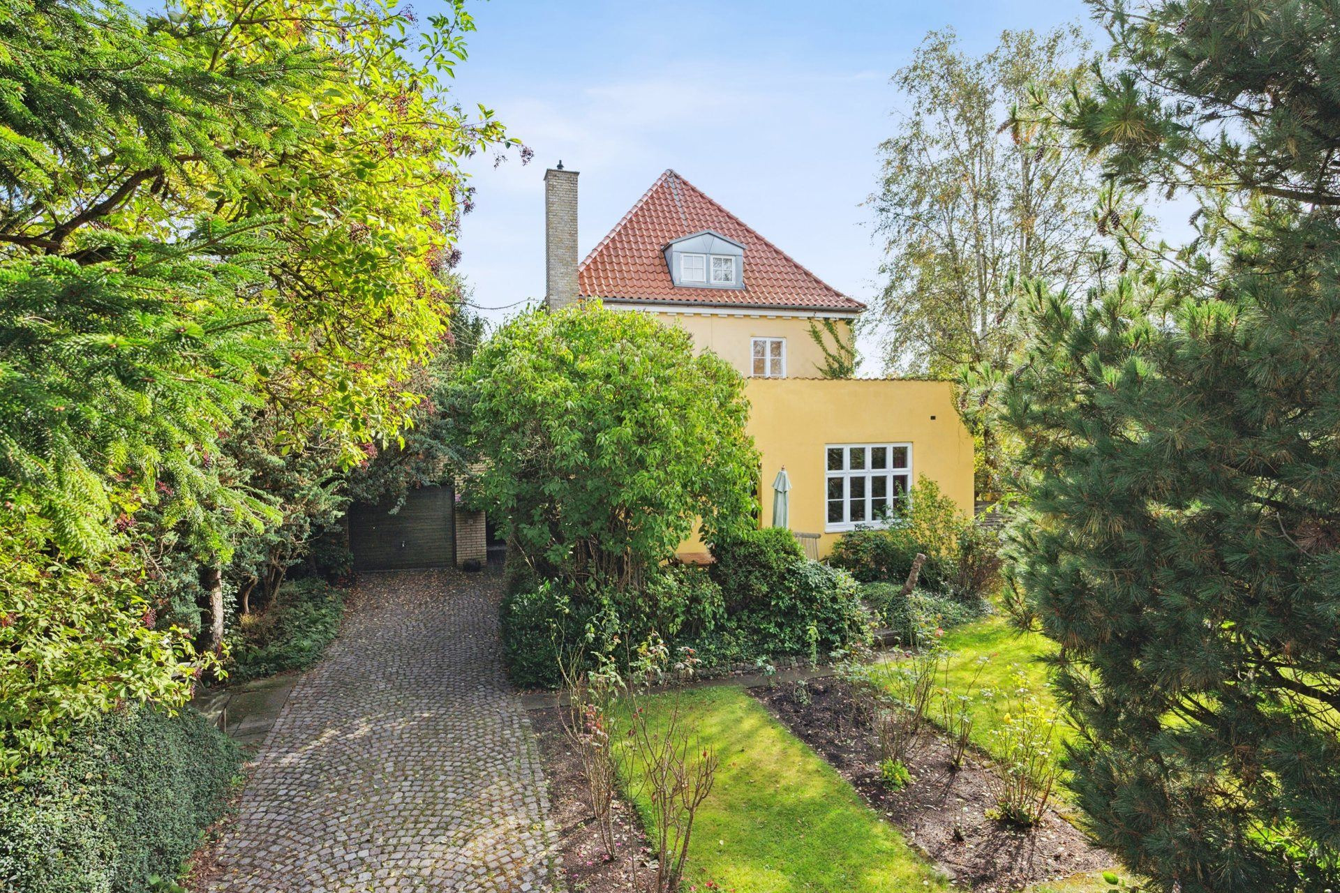 Netop kommet til salg: Runebergs Alle 25 en af Søborgs dyreste adresser