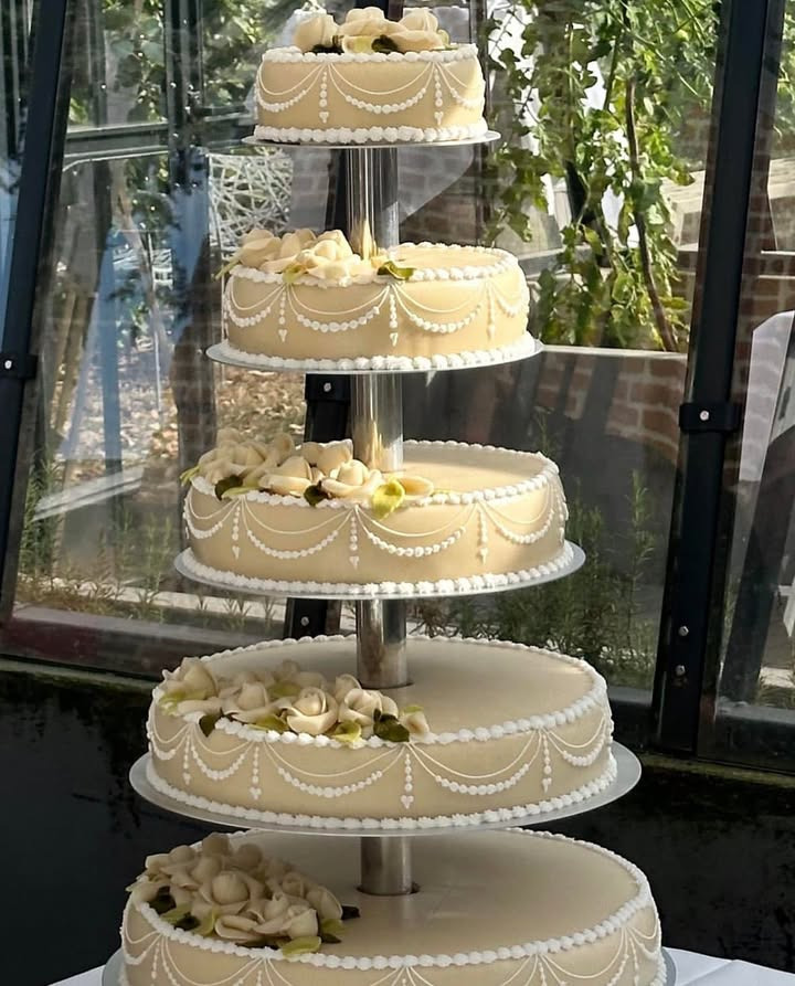 Få lavet jeres drømmebryllupskage hos Bruuns Chokolade denne sommer