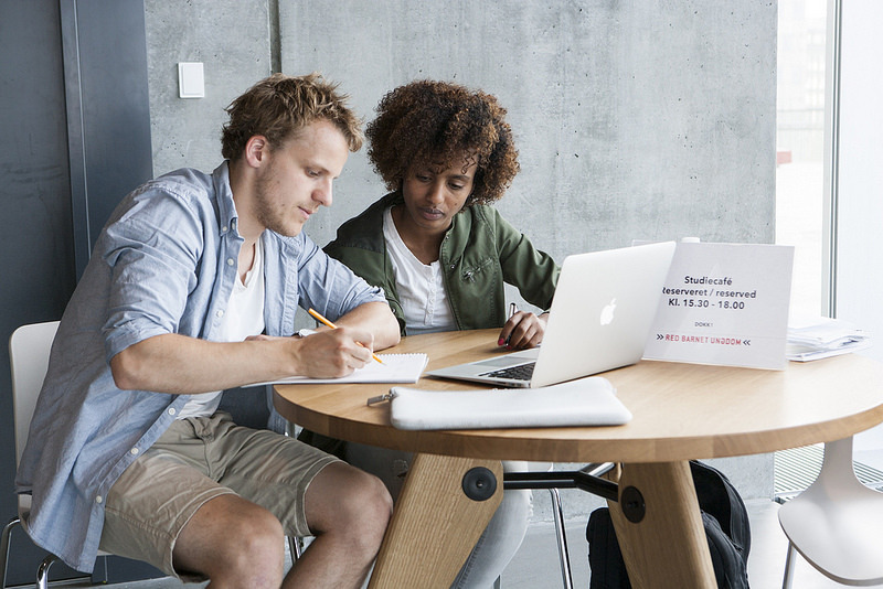 Få hjælp til lektierne i studiecaféen på Dokk1