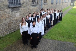 Oplev en aften med hygge, oplæsning, musik og croquis på Forbrændingen