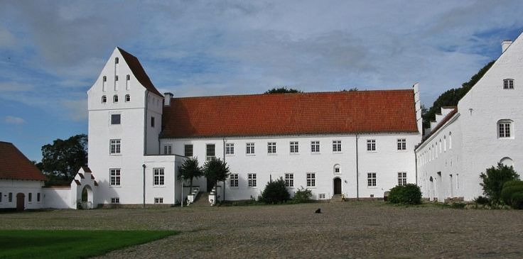 Sommer-arrangement på Vrejlev Kloster blev afholdt i smukke omgivelser