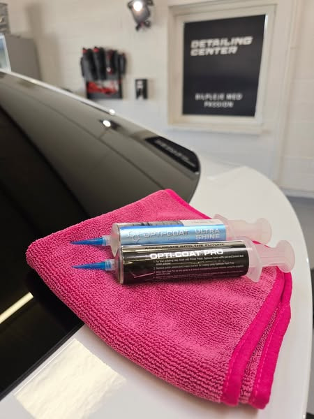 Tesla Model Y Juniper får spejlblank glans og SiC-beskyttelse hos Detailing Center