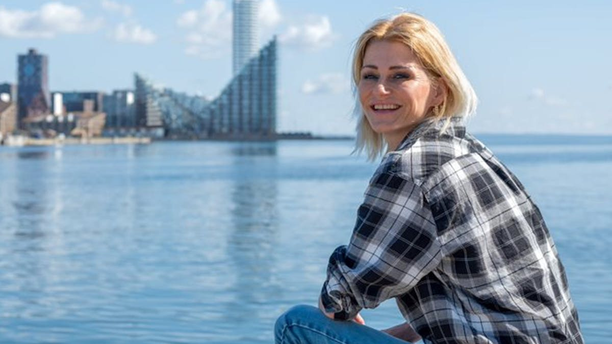 Oplev Michelle Birkballe live på B&W Cafe