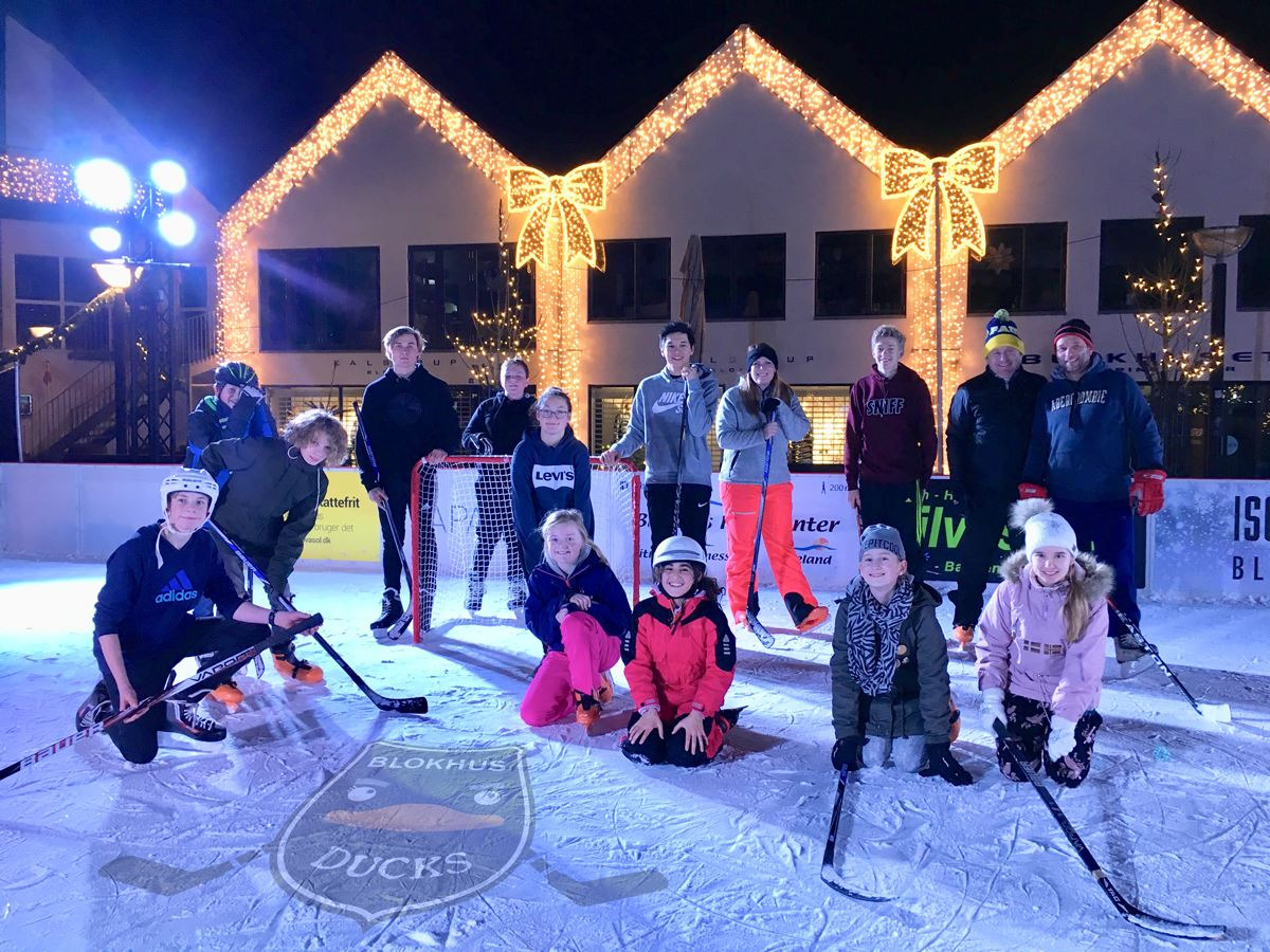 Gratis ishockeytræning på Blokhus Skøjtebane