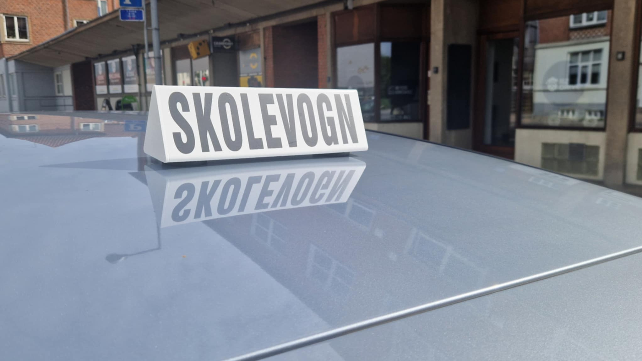 R2 Drive tilbyder fleksibel og moderne køreuddannelse midt i Randers