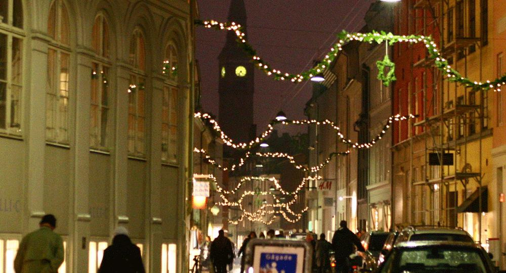 Julestemning for ældre i Skjern: Fra juleindkøb til Luciaoptog og lille juleaften