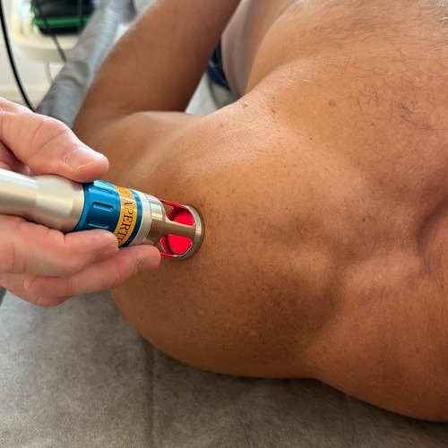 Fyssernes Hus introducerer High Power Laser til lindring af kropssmerter og skader