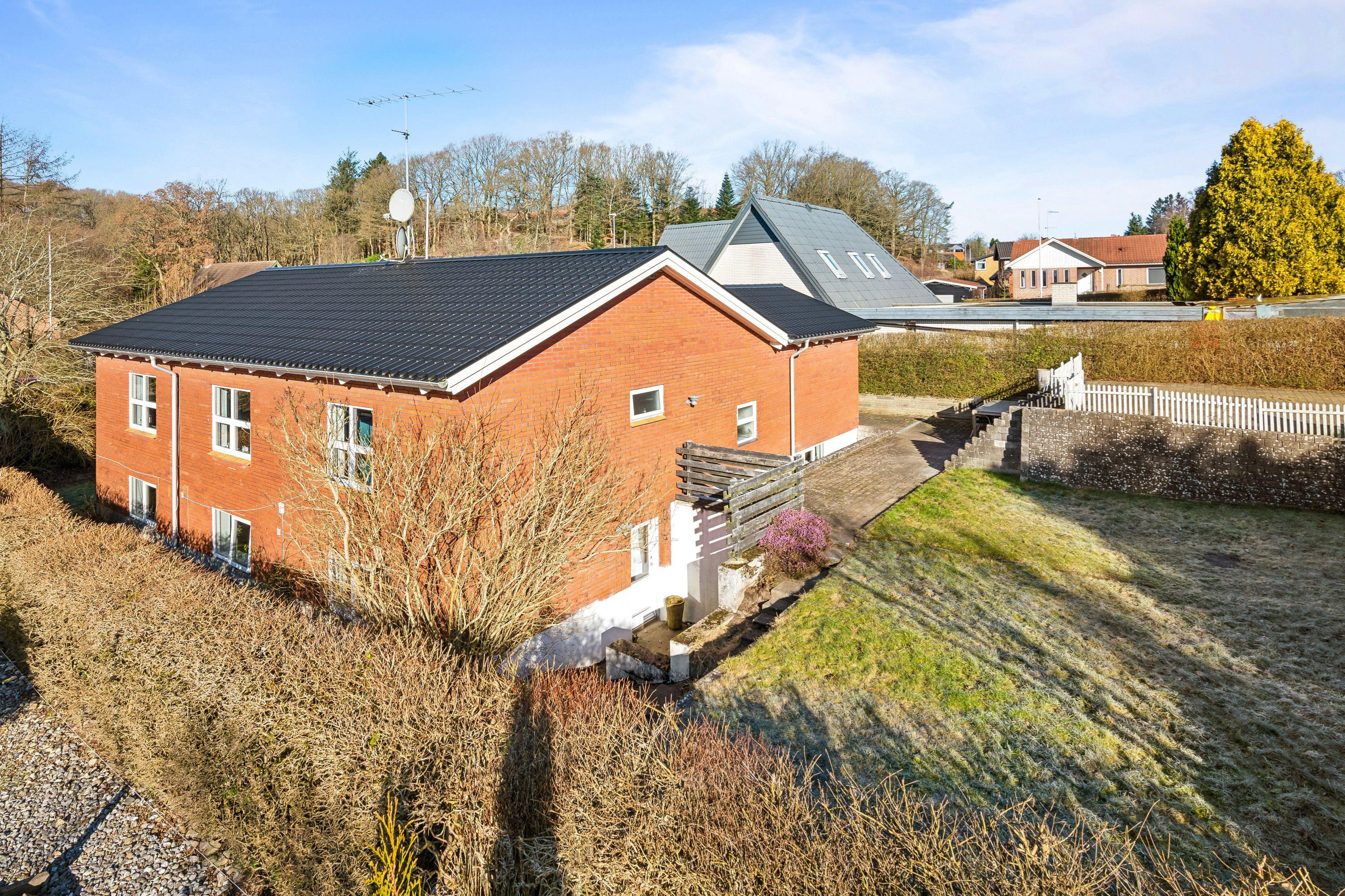 Til salg hos CD Bolig - Lene Bang & Søren Bregnhøj: Velholdt villa med plads til udfoldelse