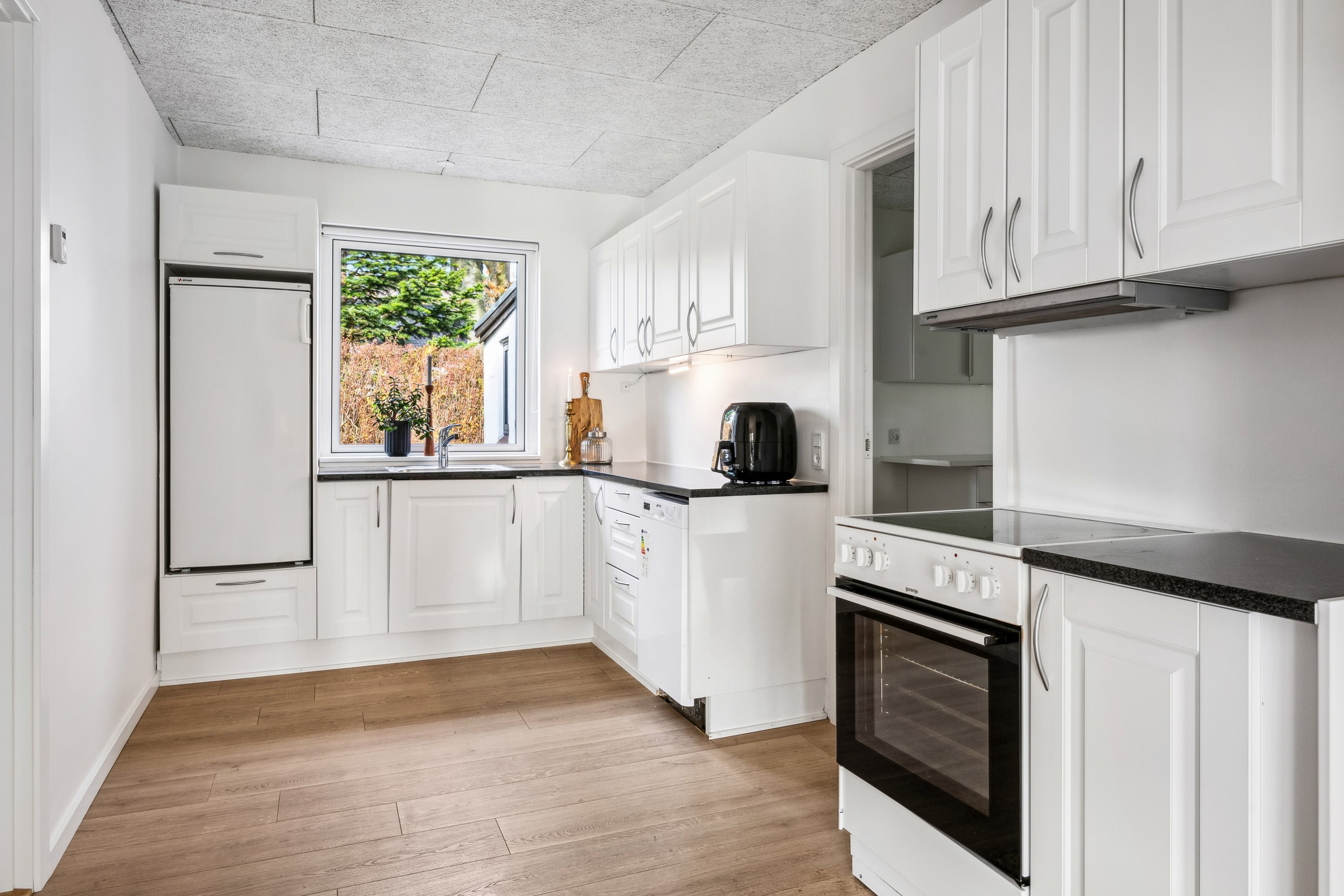  Åbent Hus i moderniseret og lysfyldt 1-plansvilla