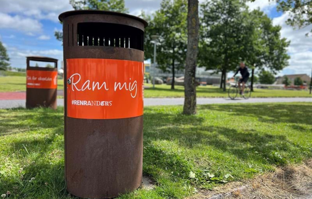Skraldespandene i Tronholmparken bliver mere synlige