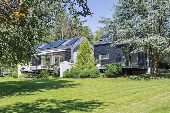 &LIVING Aalborg præsenterer rummeligt og moderne sommerhus i Vejby