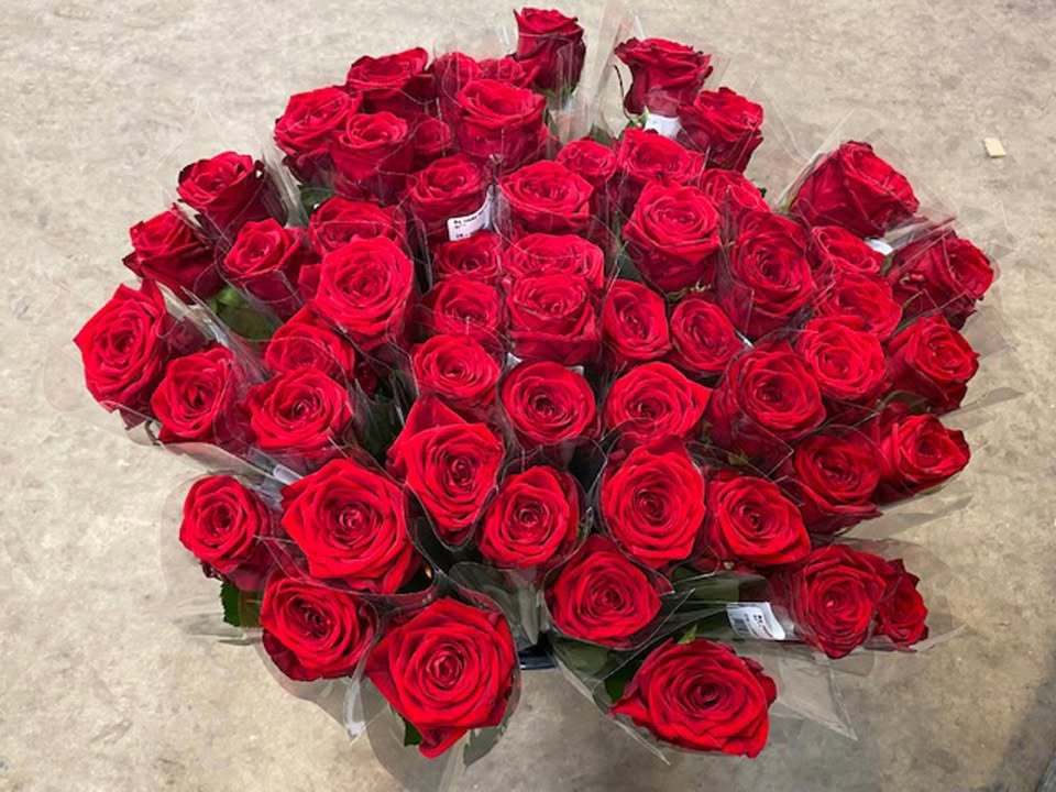 Min Købmand i Asp tilbyder roser til kommende studenter